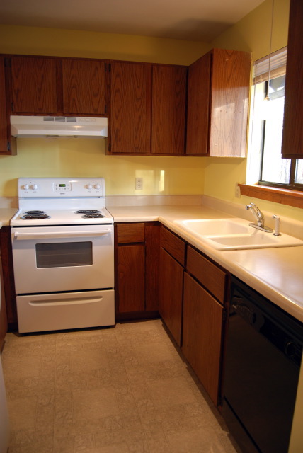 2_kitchen2.jpg